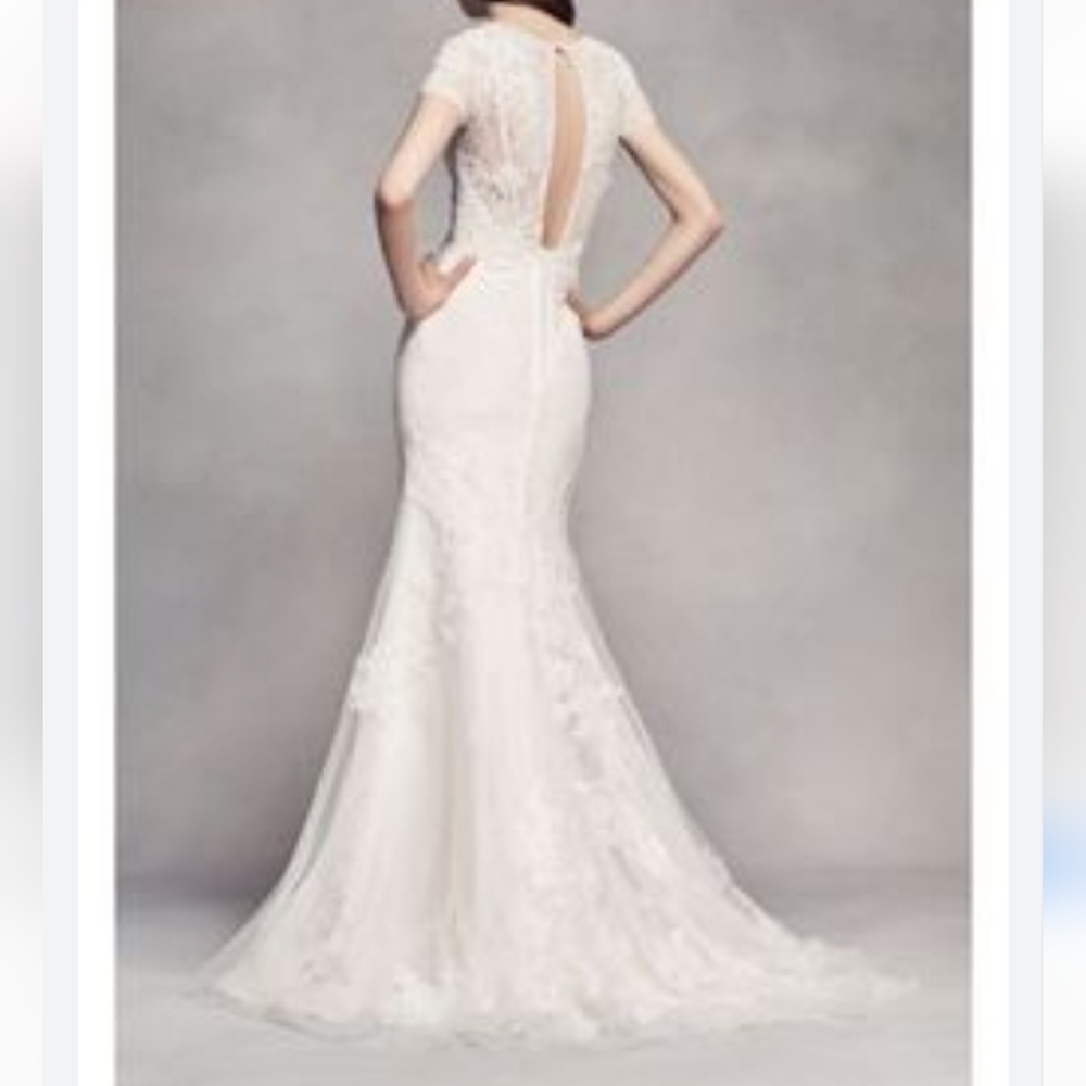 Vera Wang White Lace Wedding Dress Size 12 - Picture 11 of 11